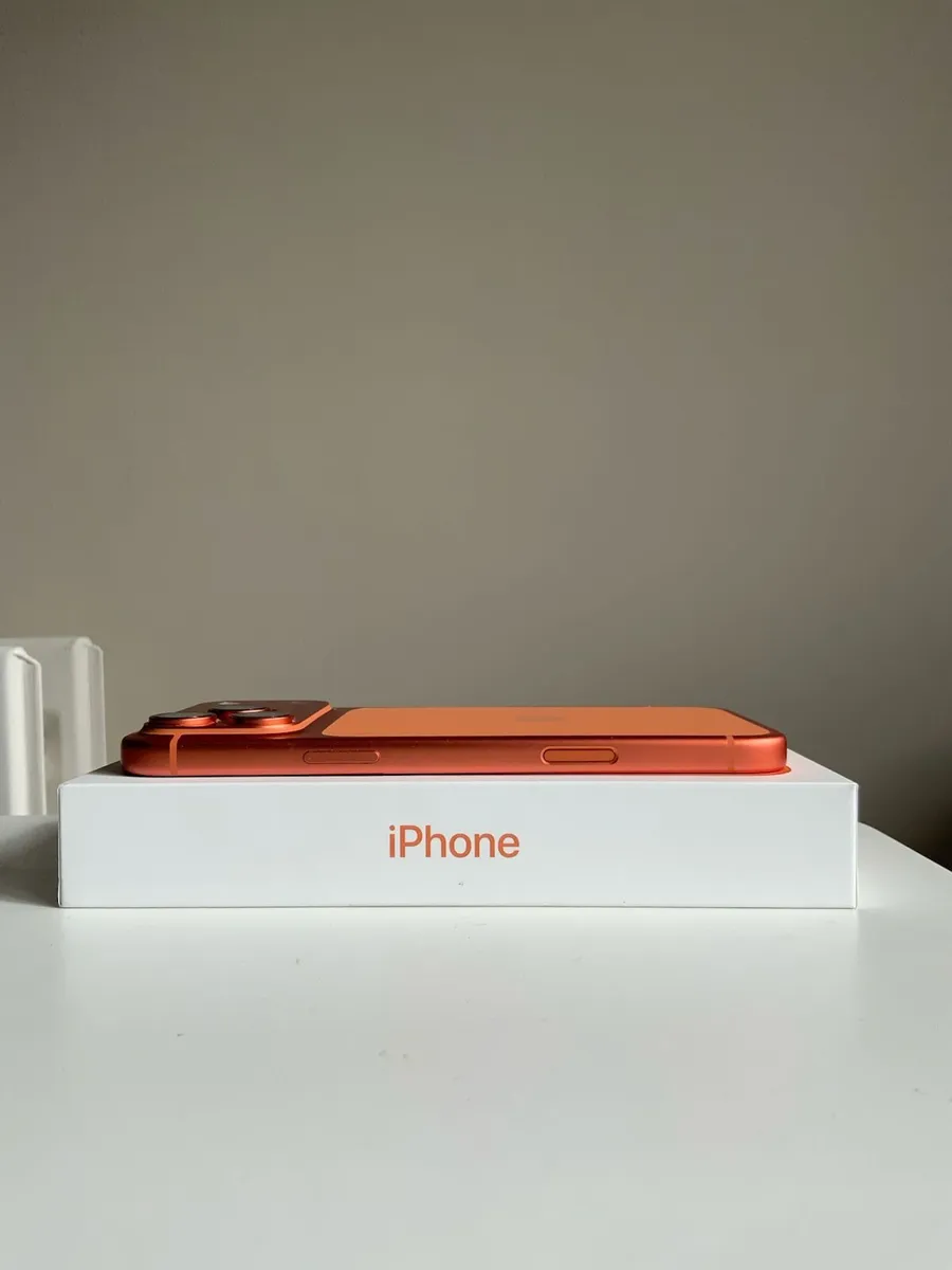 iPhone 17 Pro Max 256GB – Cosmic Orange - Image 3