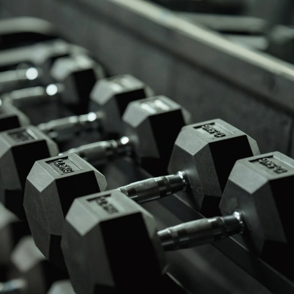 Hex Dumbbell Set 2.5kg–30kg + 3 Tier Storage Rack - Image 4