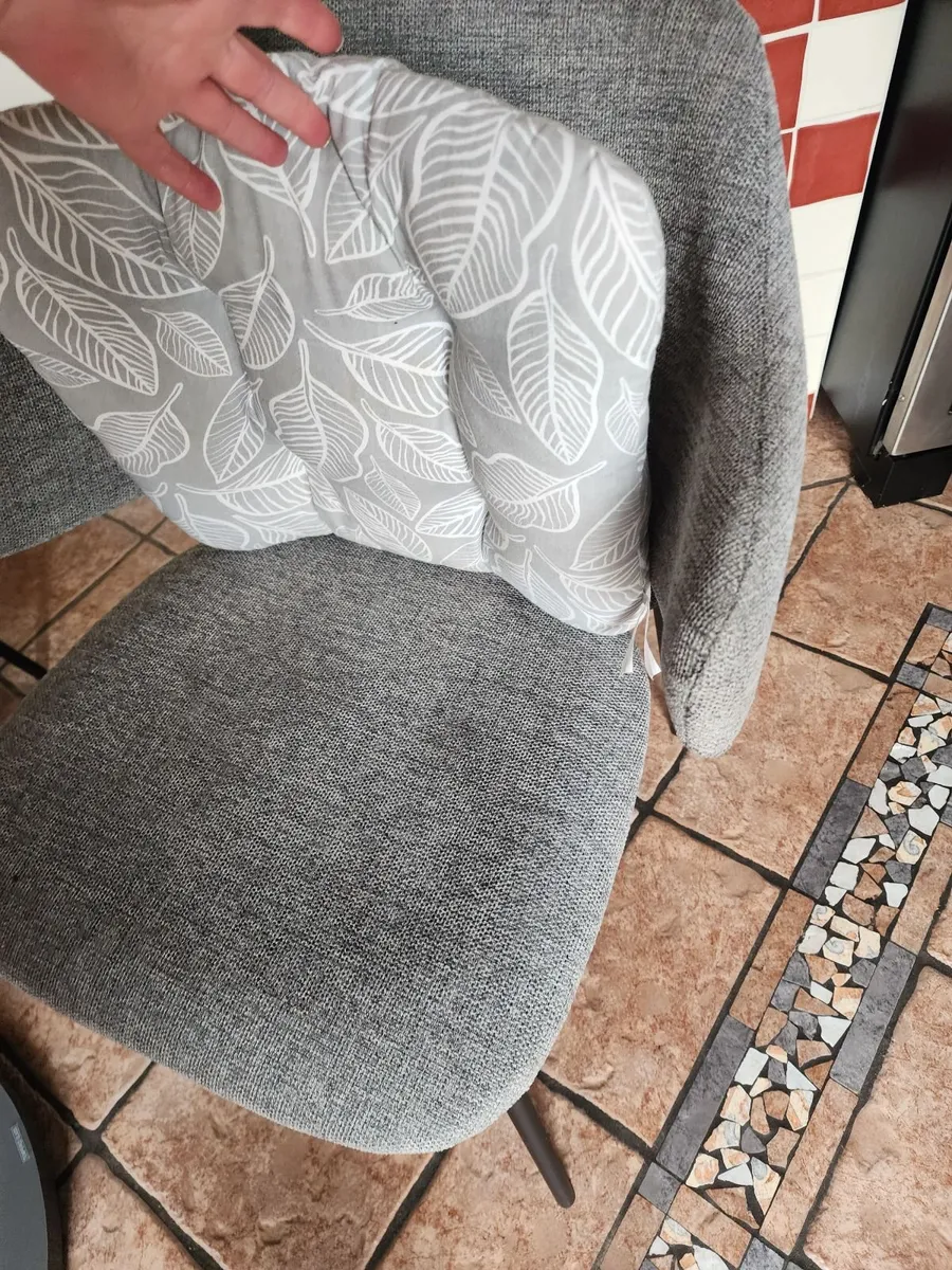 4 kitchen chairs excellent condition - Image 2