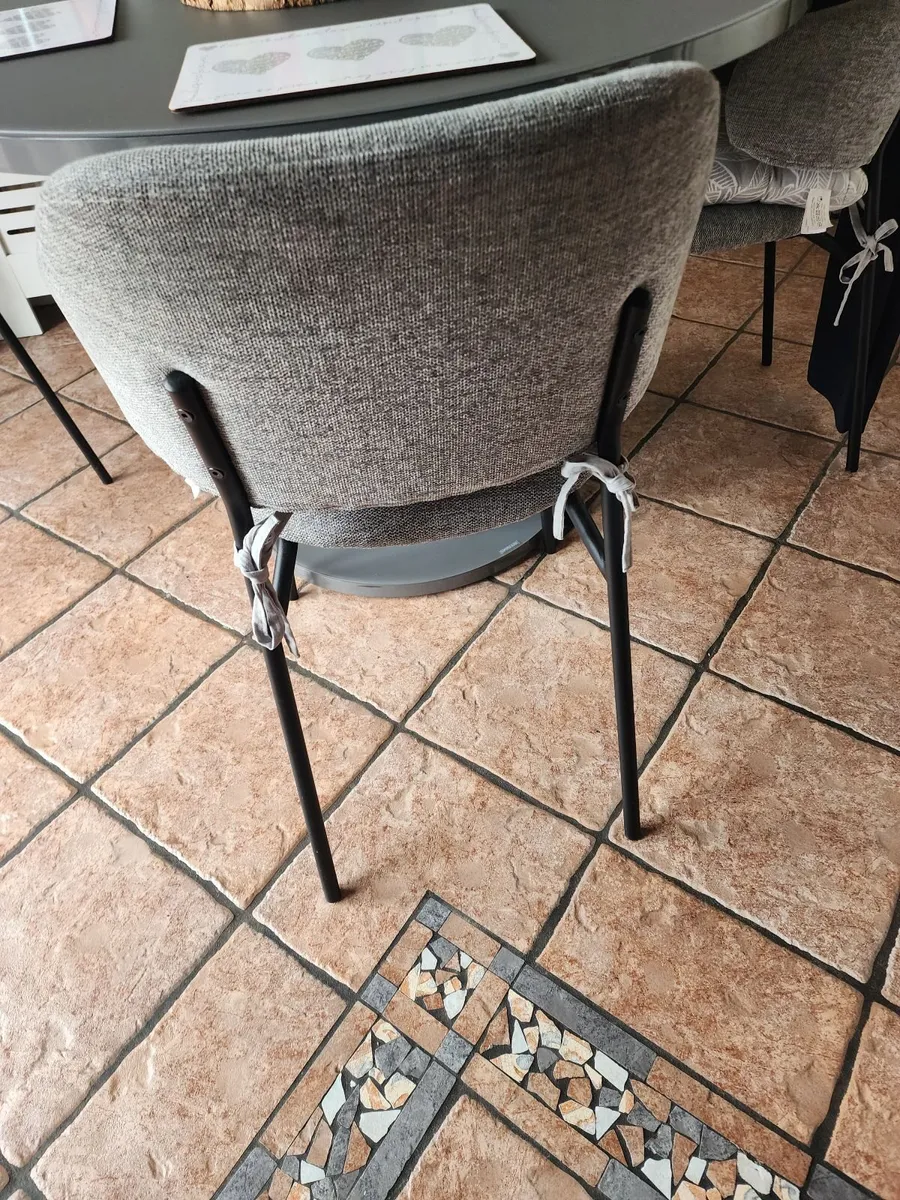 4 kitchen chairs excellent condition - Image 3