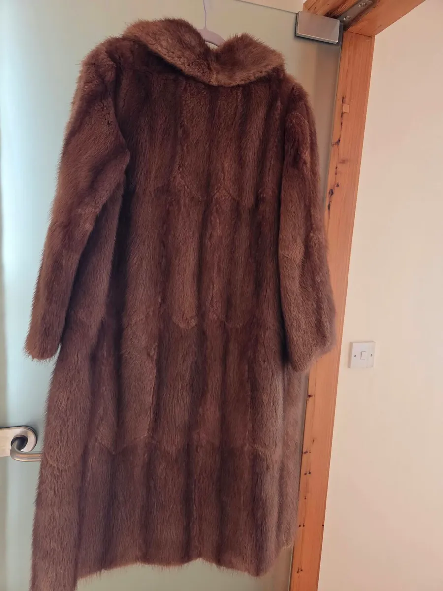 Full-Length Musquash Fur Coat with Silk Lining - Image 2