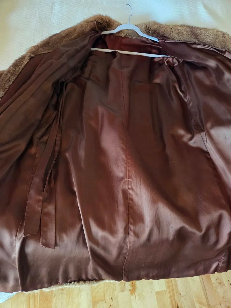 Full-Length Musquash Fur Coat with Silk Lining - Image 3