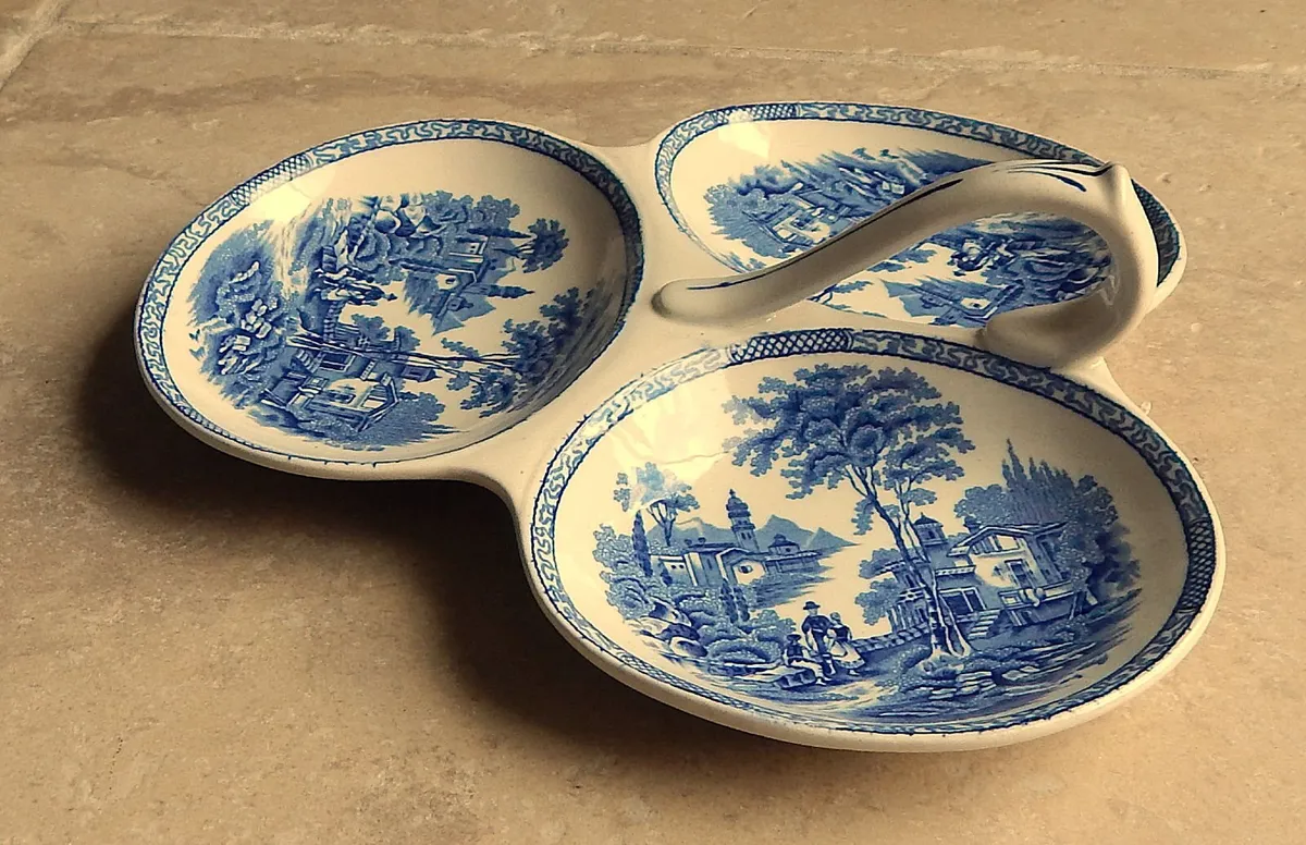 Selection of Vintage English Pottery Dishes - Image 2
