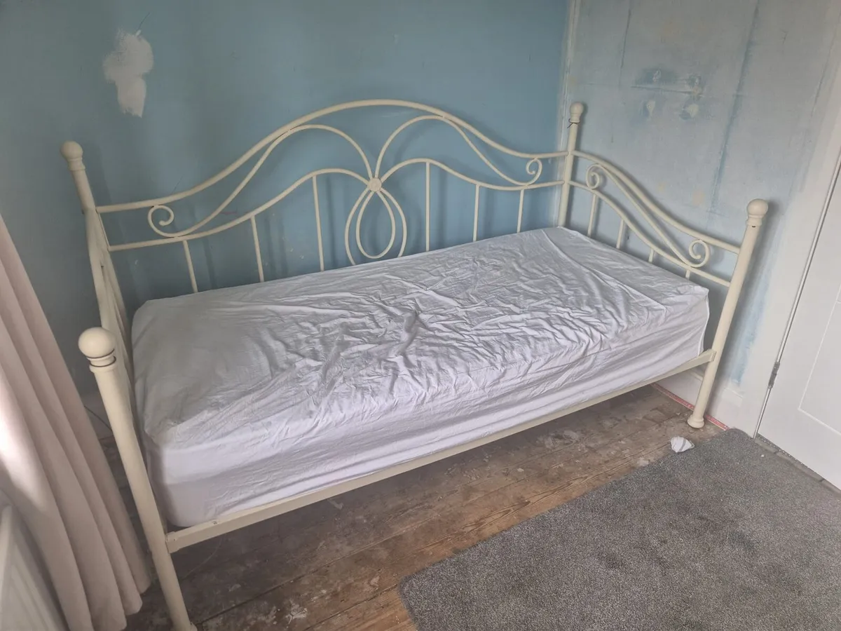 Bed frame - Image 3