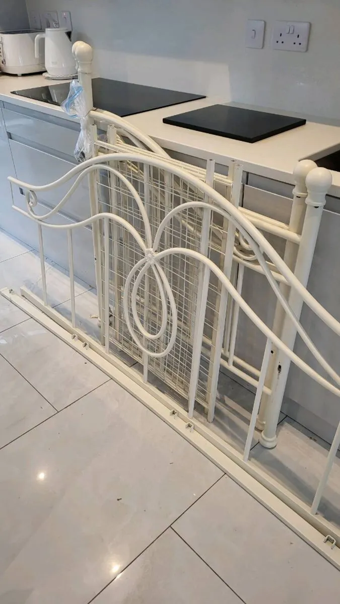 Bed frame - Image 4