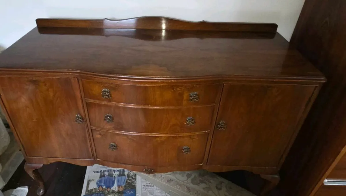Antique sideboard - Image 2