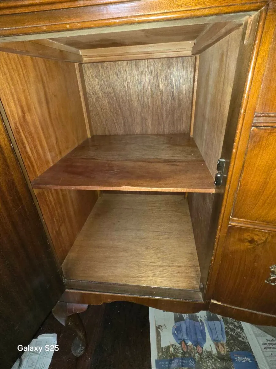 Antique sideboard - Image 4