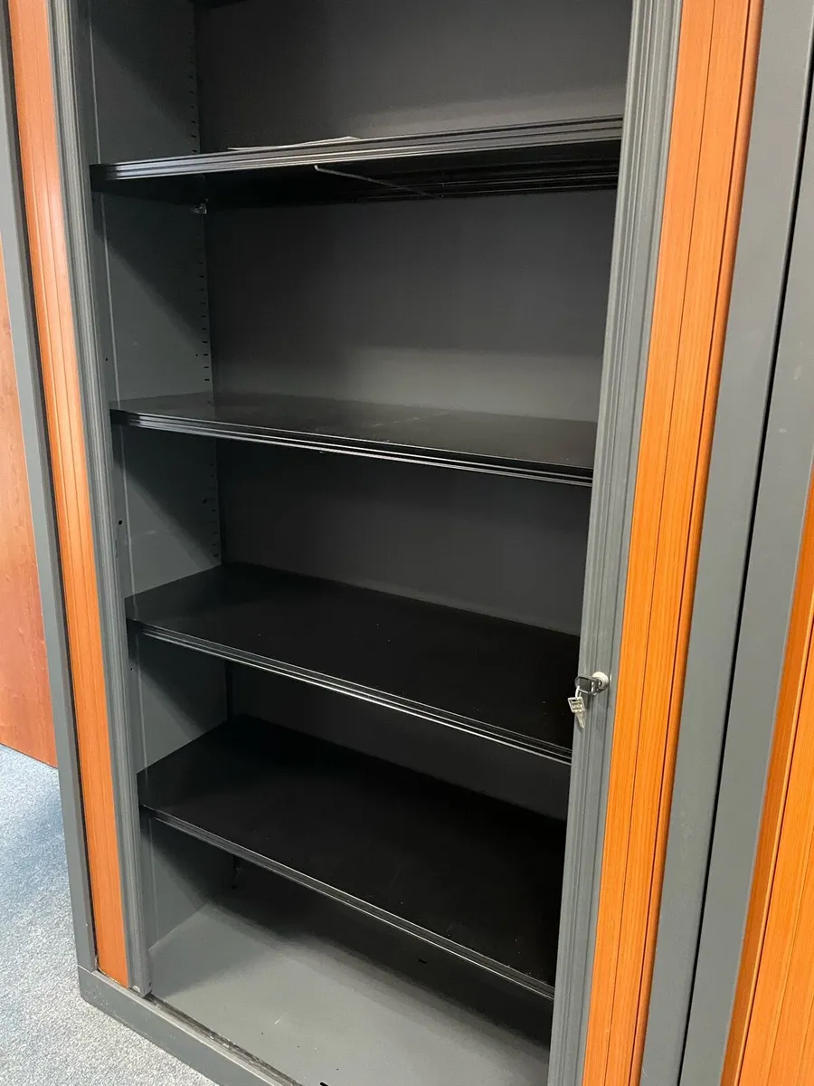Office furniture - Image 2