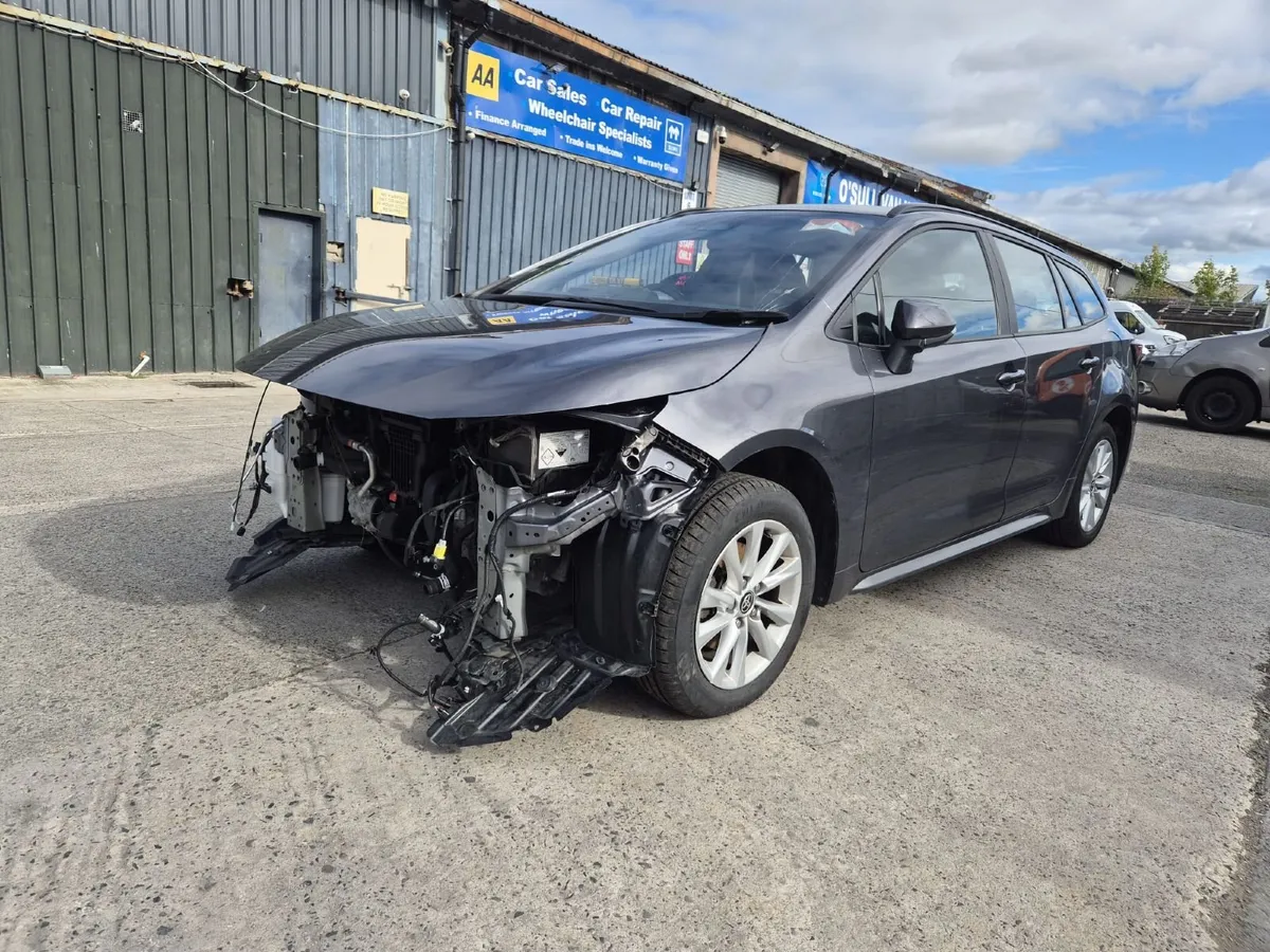 TOYOTA COROLLA/2024/1.8 PETROL HYBRID/71264 KMS - Image 1
