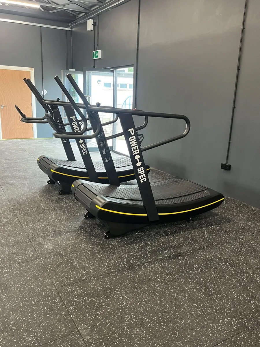 Curved Treadmills - Image 1