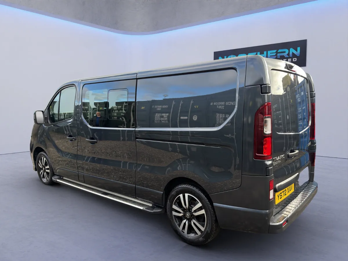 Renault Trafic Crew Van - Image 4
