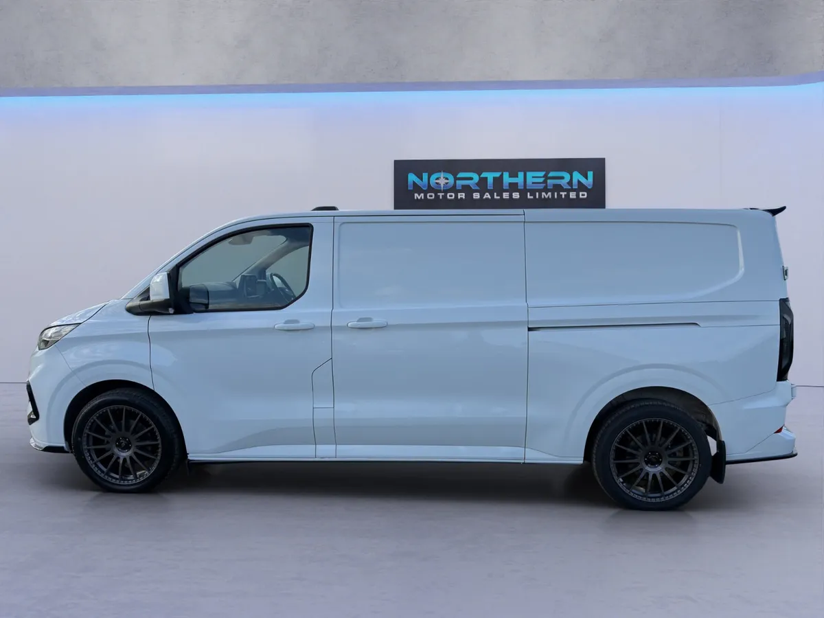 2024 Ford Transit Custom Limited - Image 4