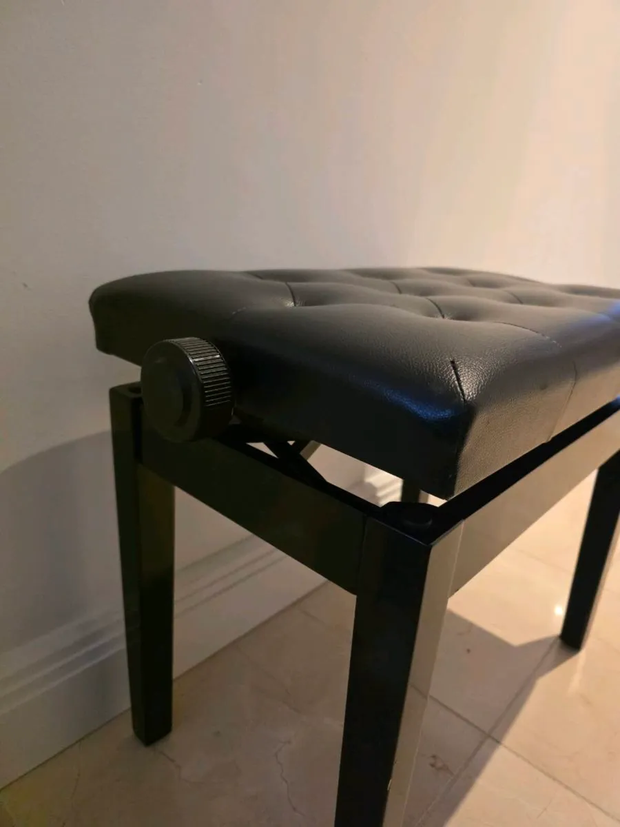 Piano stool - Image 1