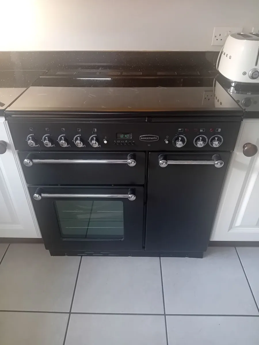 Kitchen Cooker - Image 1