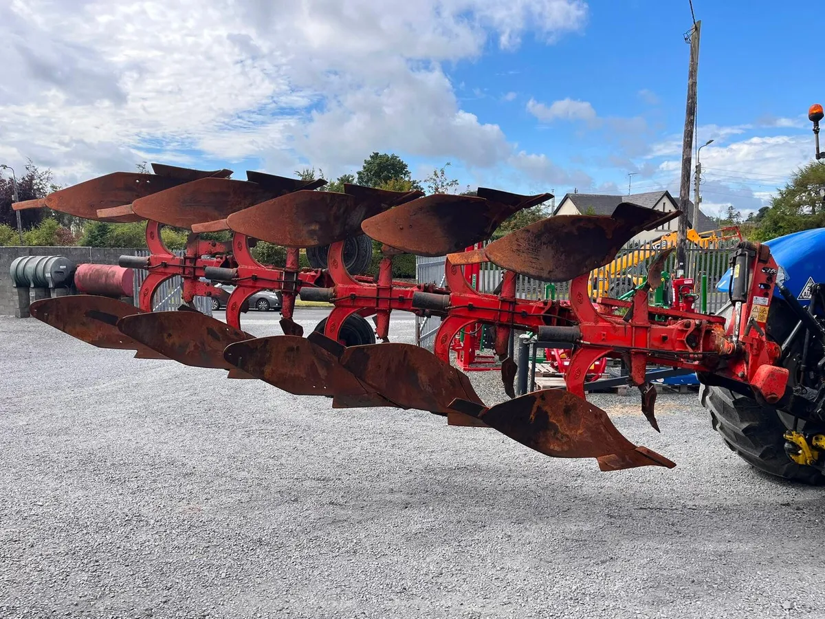 Gregoire Besson 5 Furrow Reversible Plough - Image 3