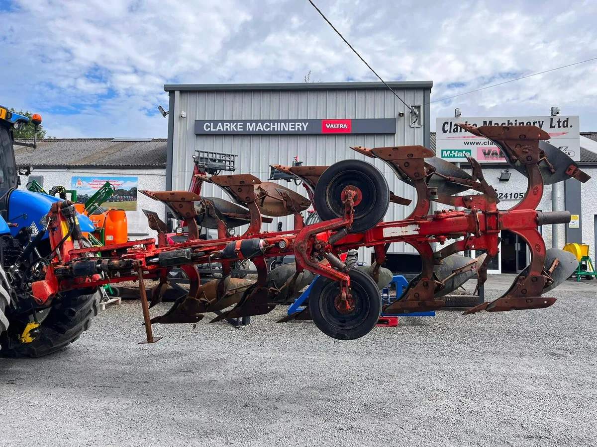 Gregoire Besson 5 Furrow Reversible Plough - Image 4
