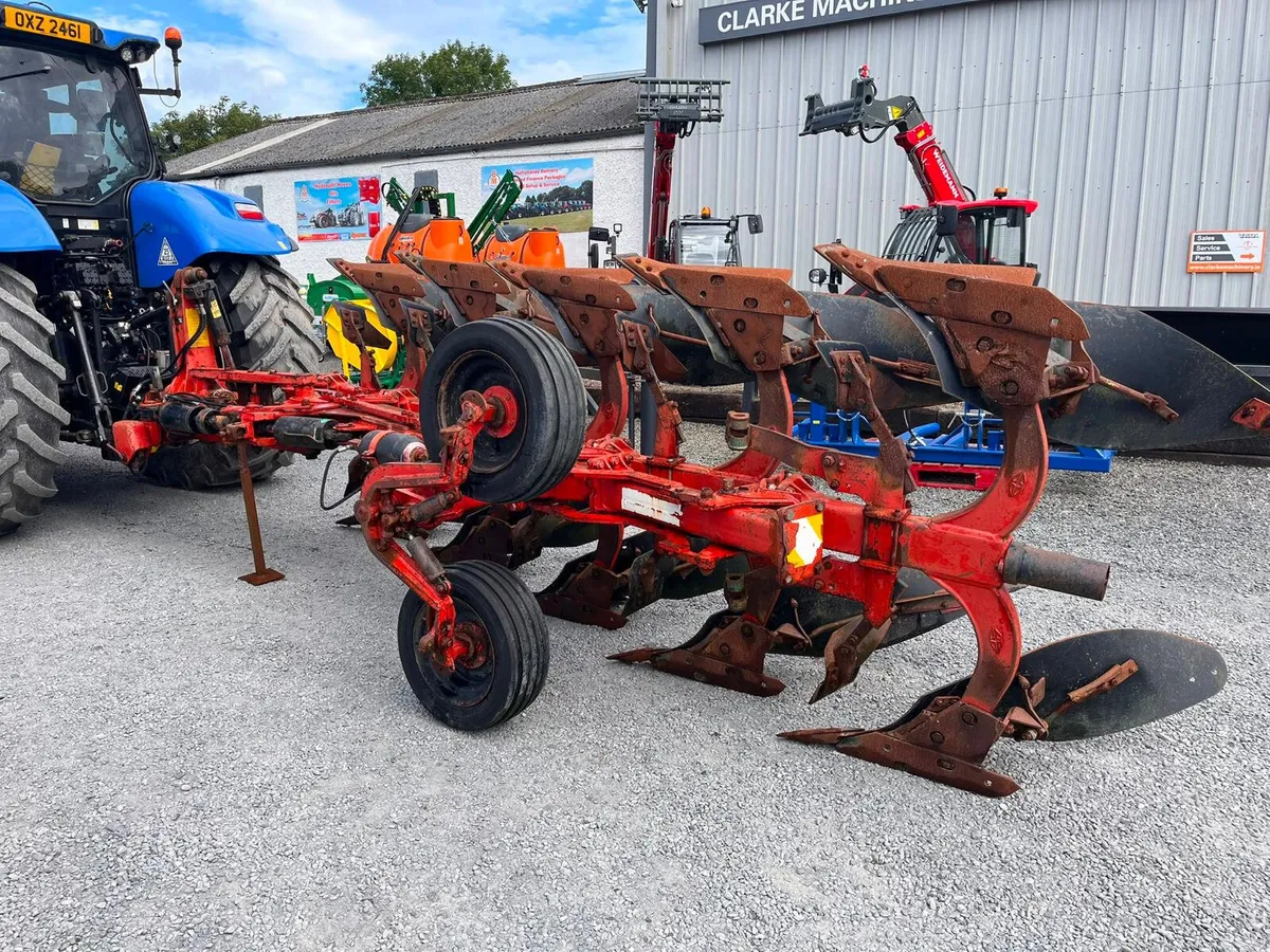 Gregoire Besson 5 Furrow Reversible Plough - Image 2