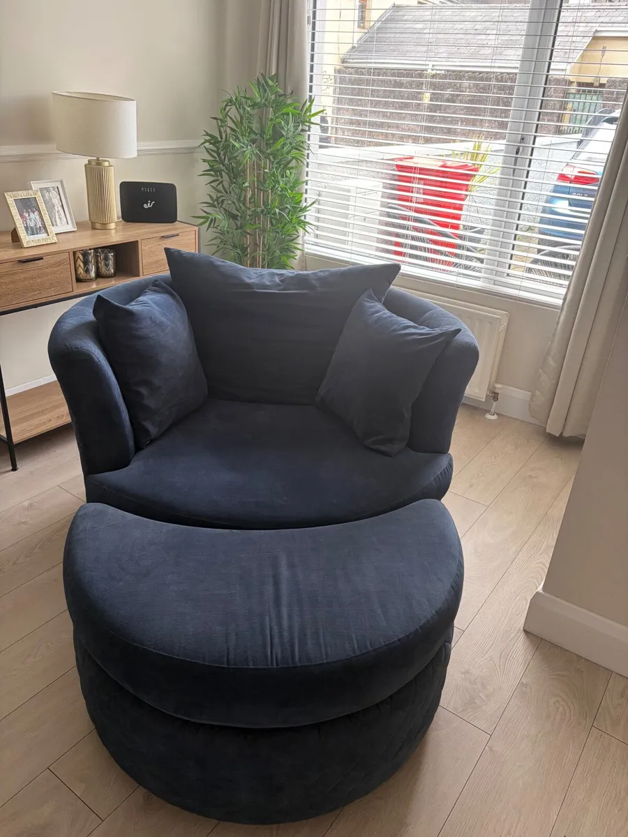 Dark blue / navy L couch matching swivel chair - Image 4
