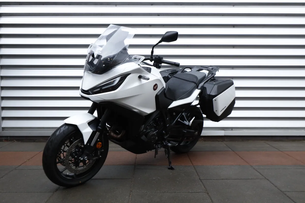 HONDA NT1100 DCT *Ex Demo* - Image 2