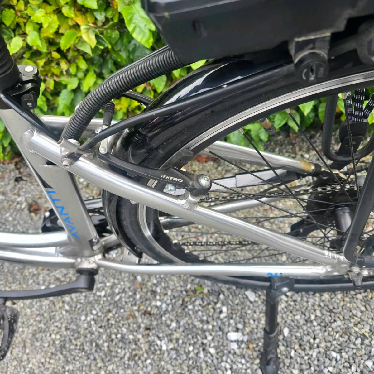 Ladies electric bike - Image 4