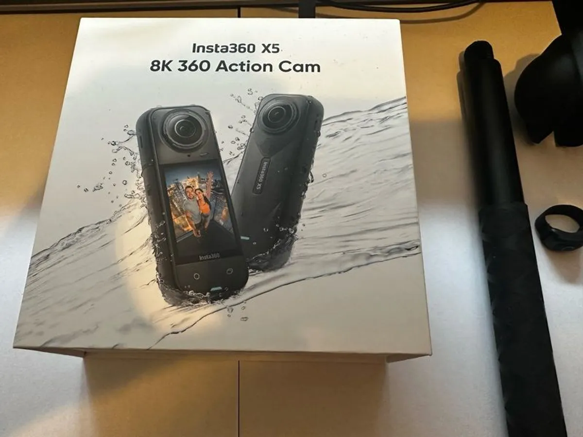 Insta360 X5 plus accessories - Image 1