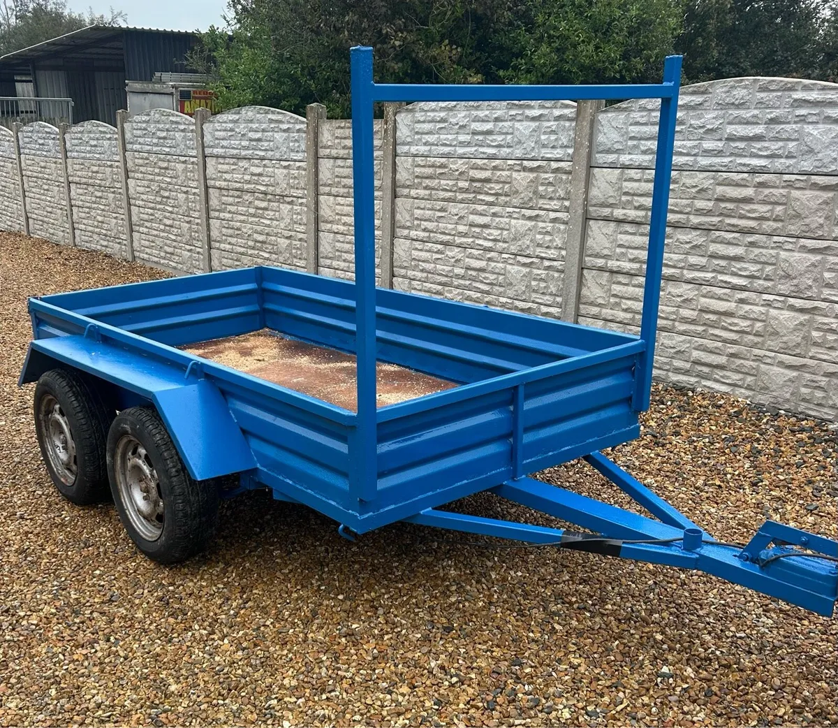 Trailer - Image 1