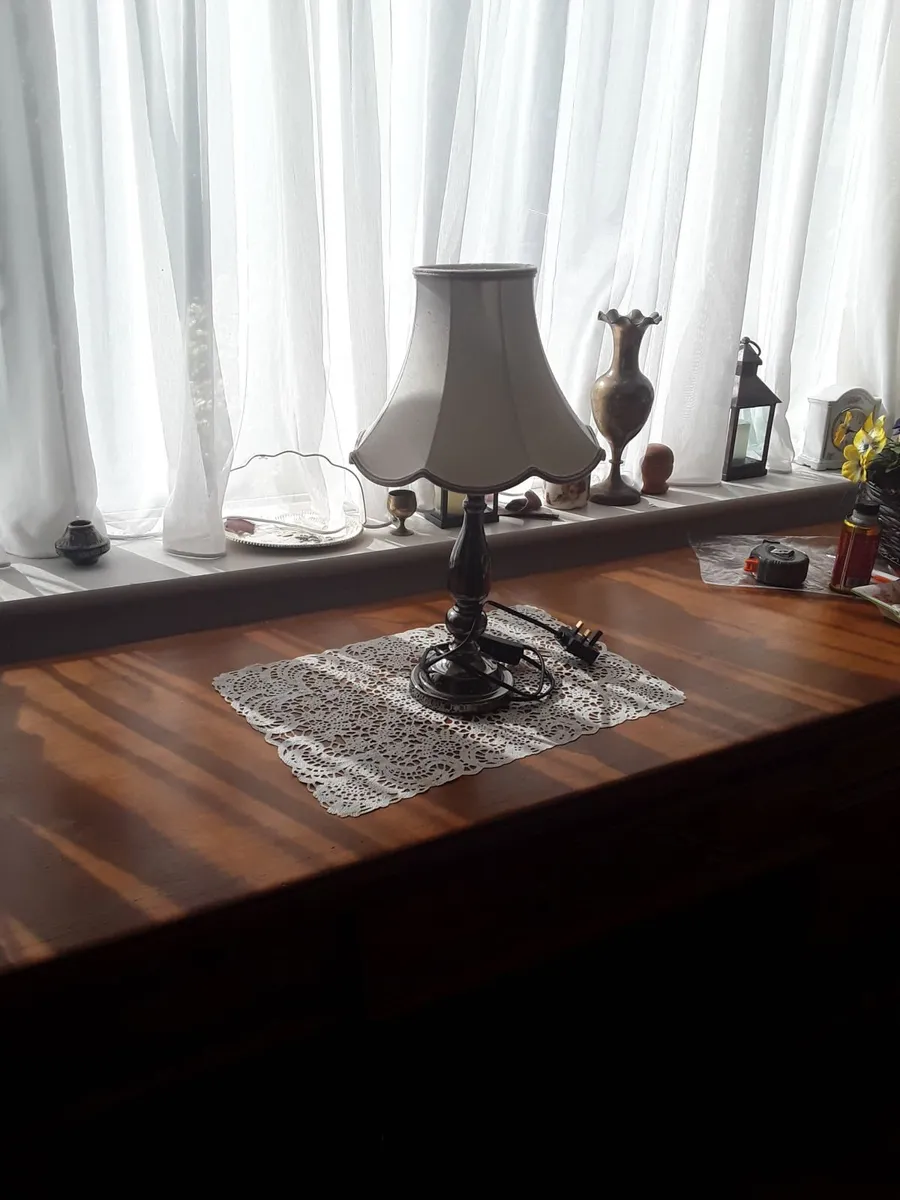 Vintage table lamp cream coloured shade - Image 4