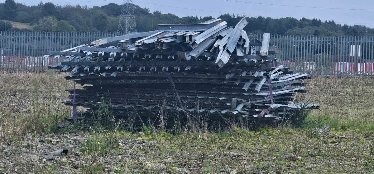 Palisade fencing - Image 1