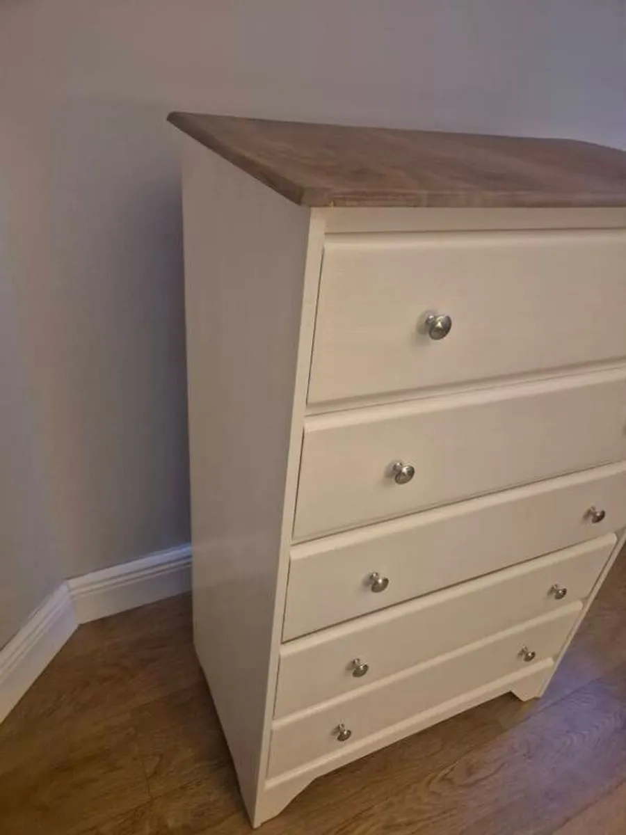 Newly Refurbished 5-Drawer Chest of Drawers - Linen White with Waxed Wood Top - Image 3