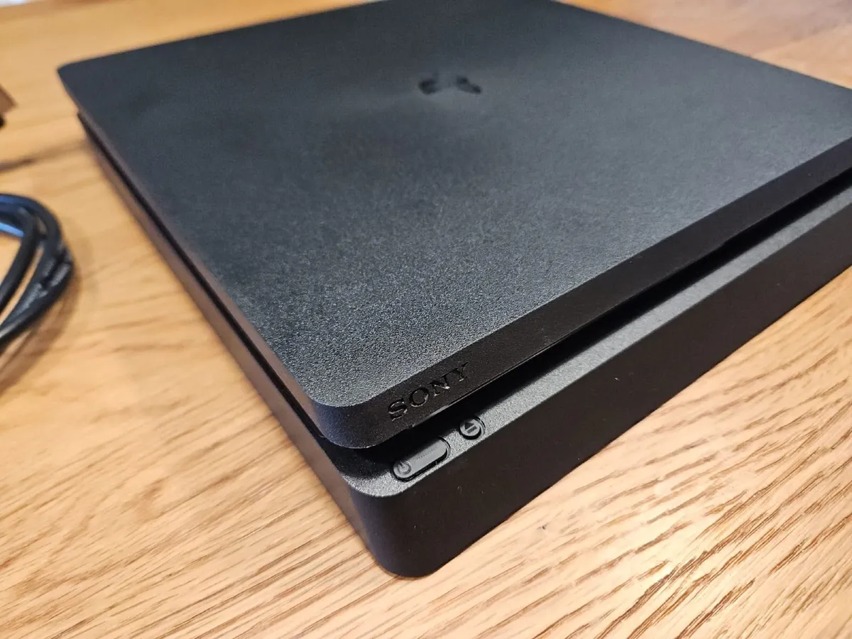 PlayStation 4 - Image 2