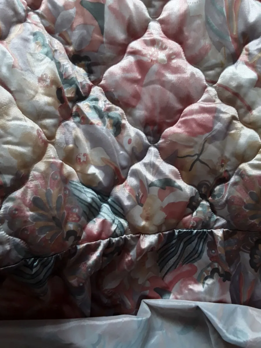 Lovely vintage single bedspread early 80s - Image 3