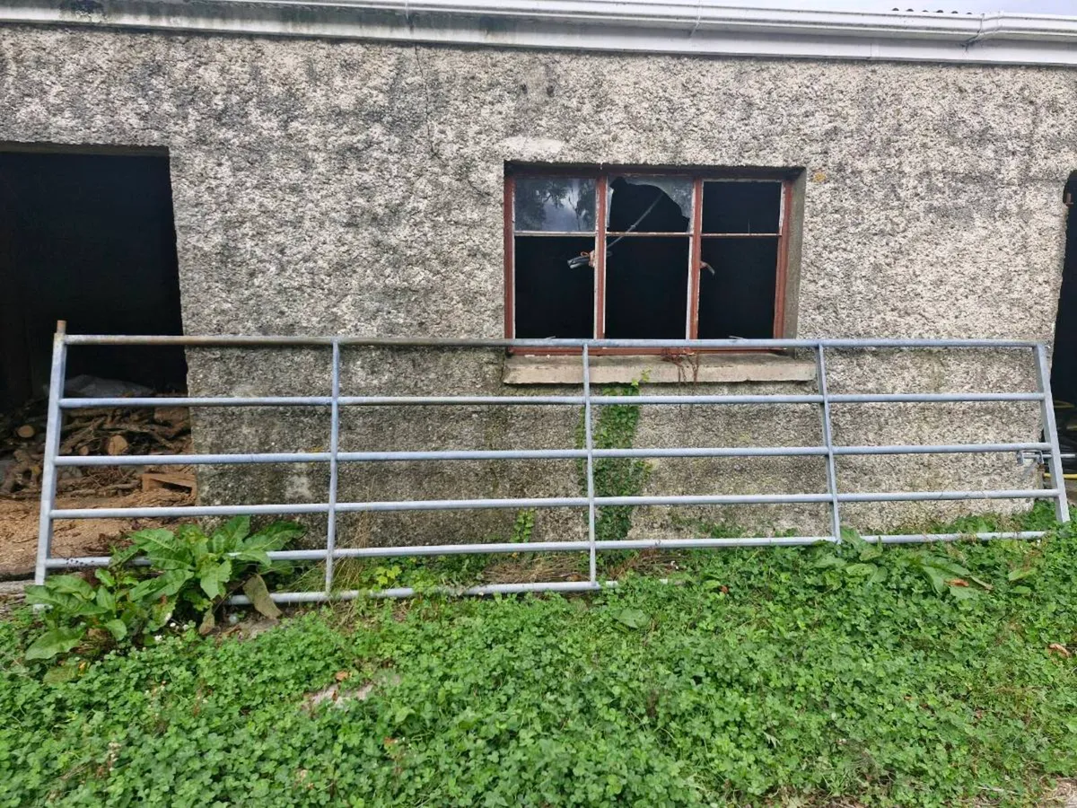 Gates - Image 2