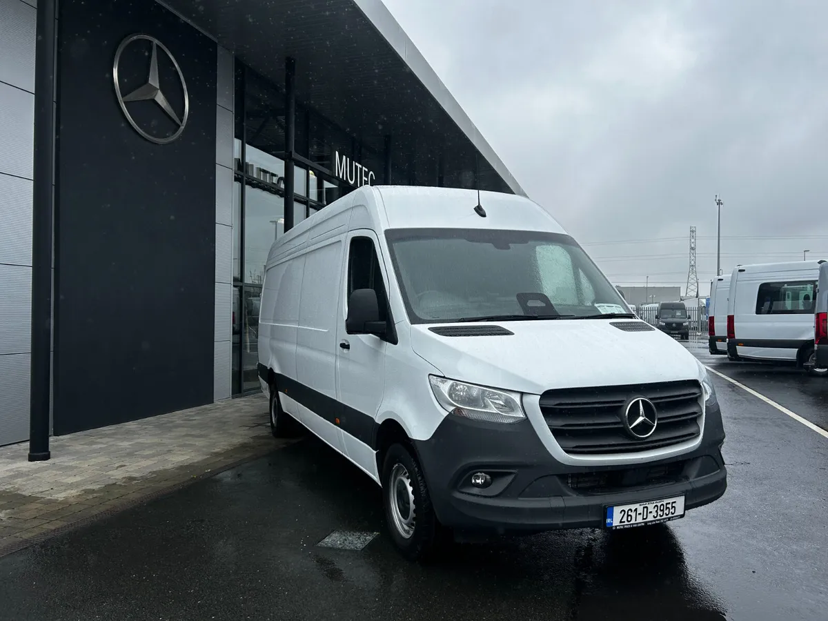 Mercedes-Benz Sprinter 2026 L3H2 Automatic Pro - Image 2