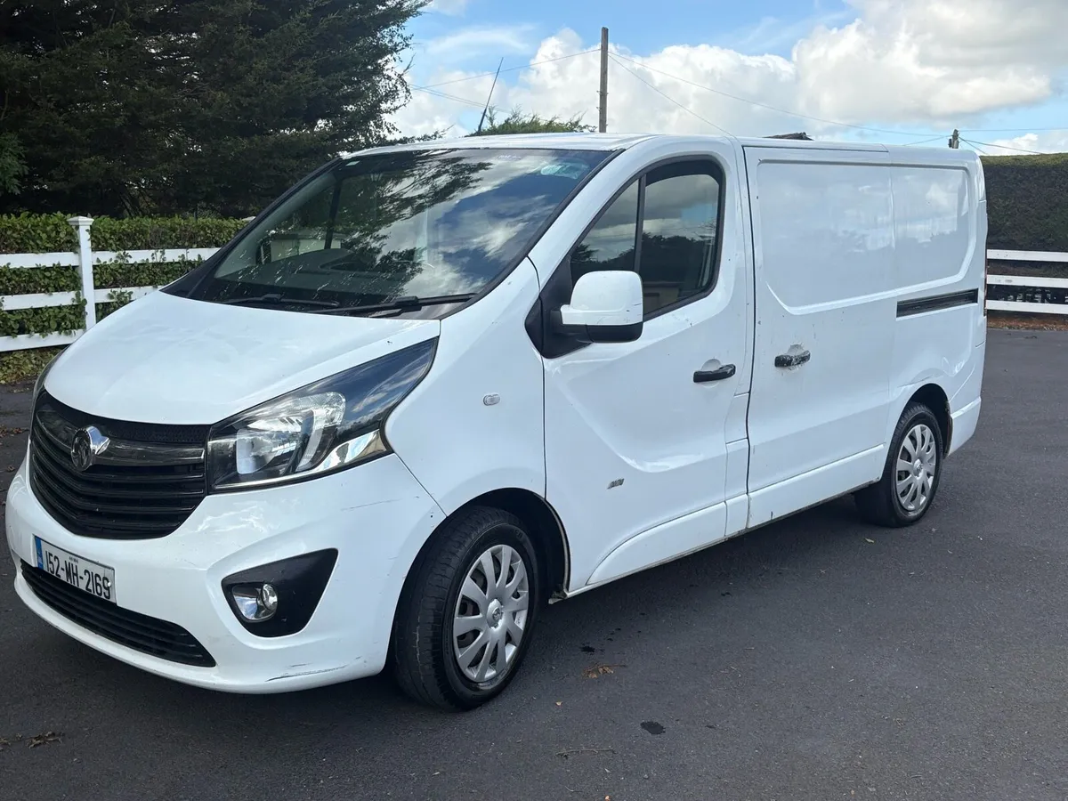 2015 Vauxhall vivaro SWB sports Doe1/27 tax 1 - Image 2