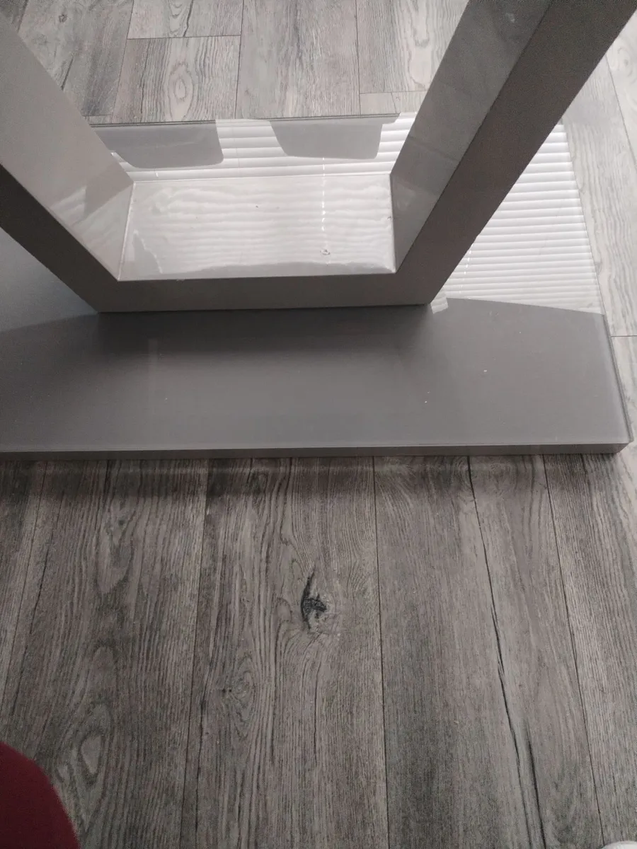 Dinning Table - Image 4