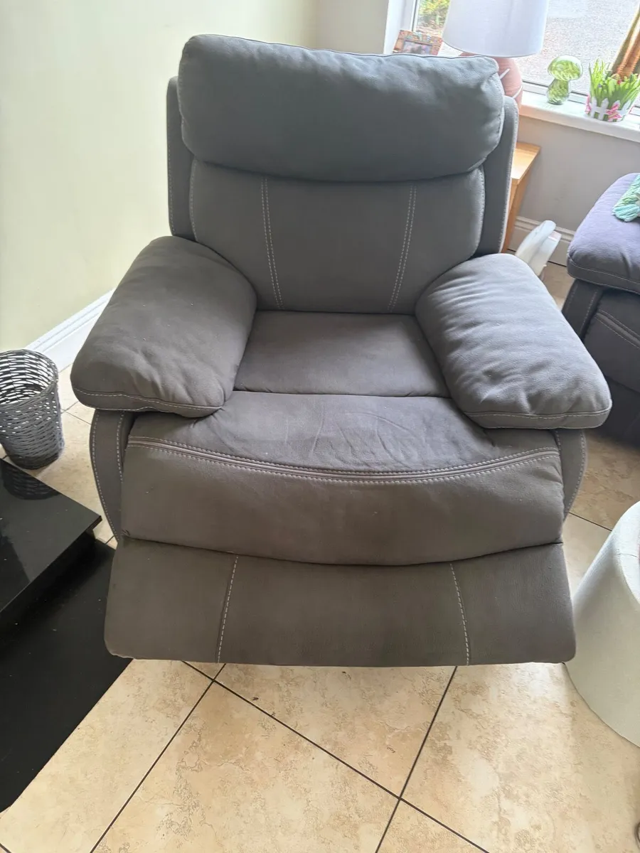 Electric reclining armchair - Image 1