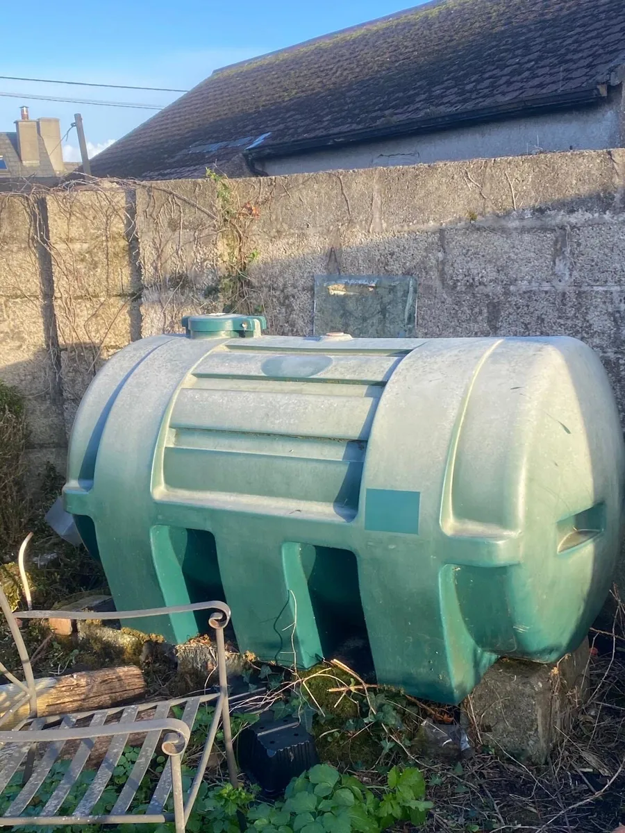 Oil tank