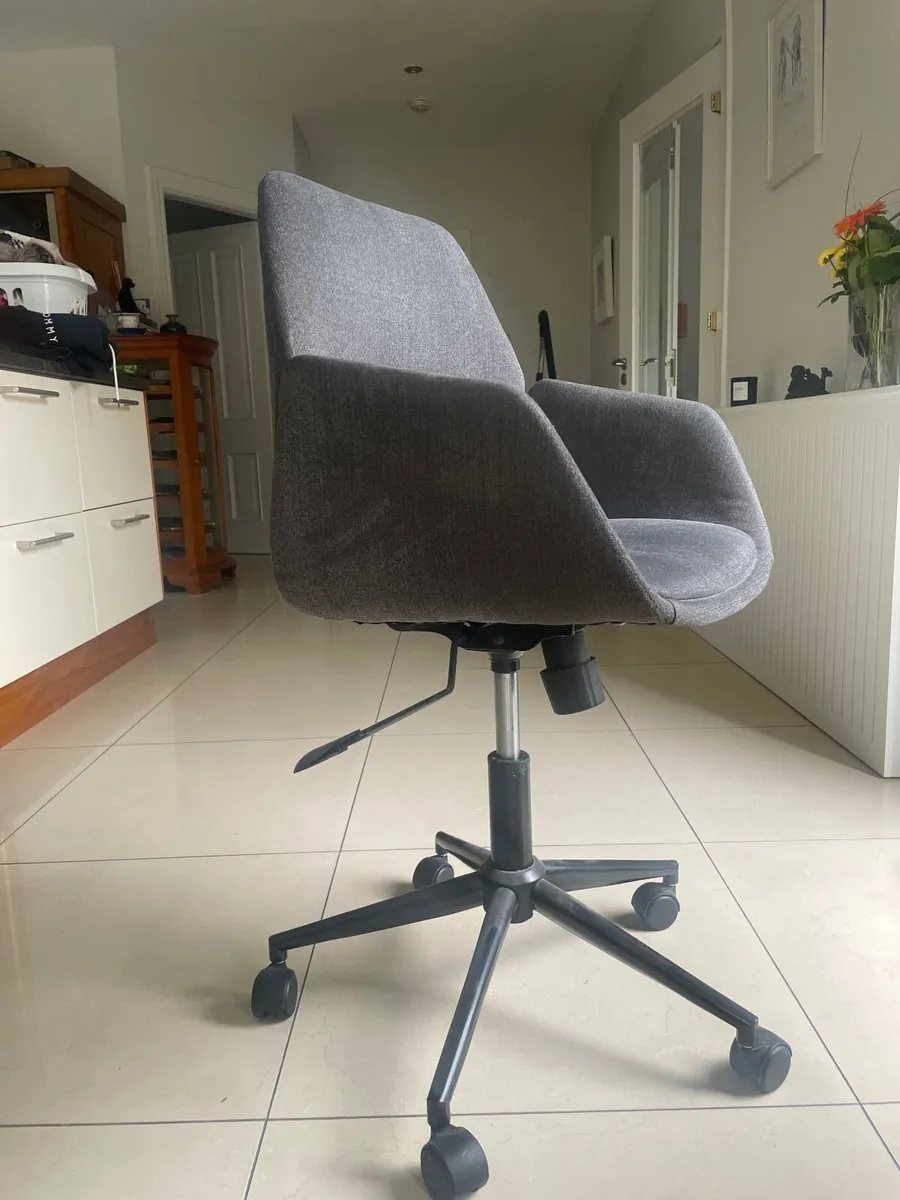 Chair - Image 3