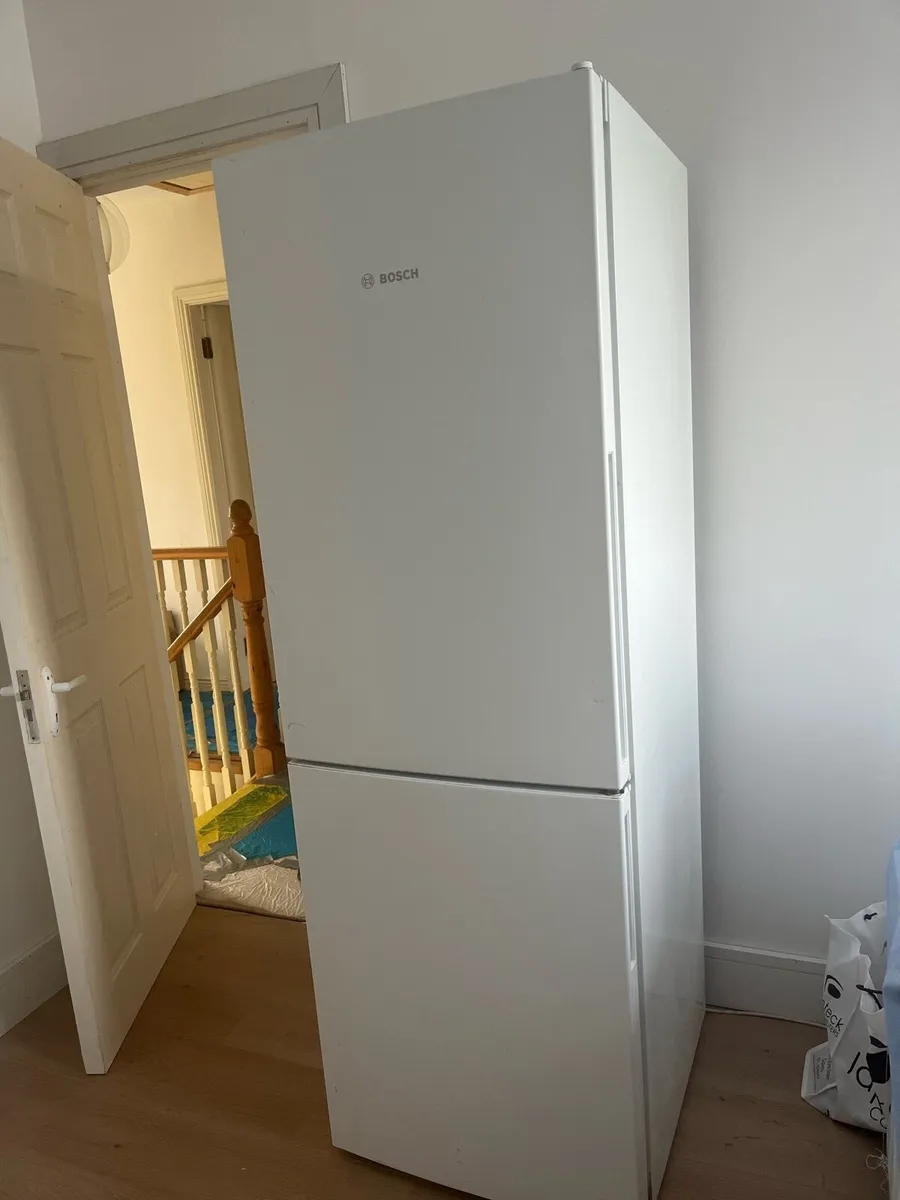 Bosh Fridge/freezer - Image 1