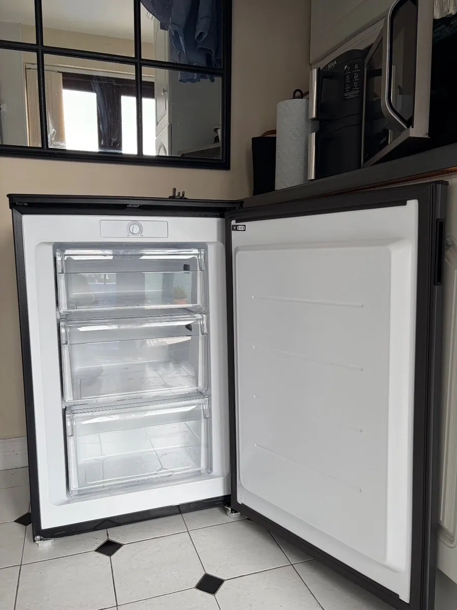 Undercounter freezer - Image 2