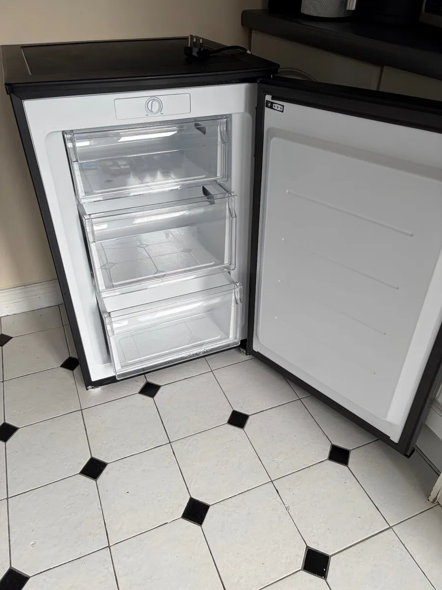 Undercounter freezer - Image 3