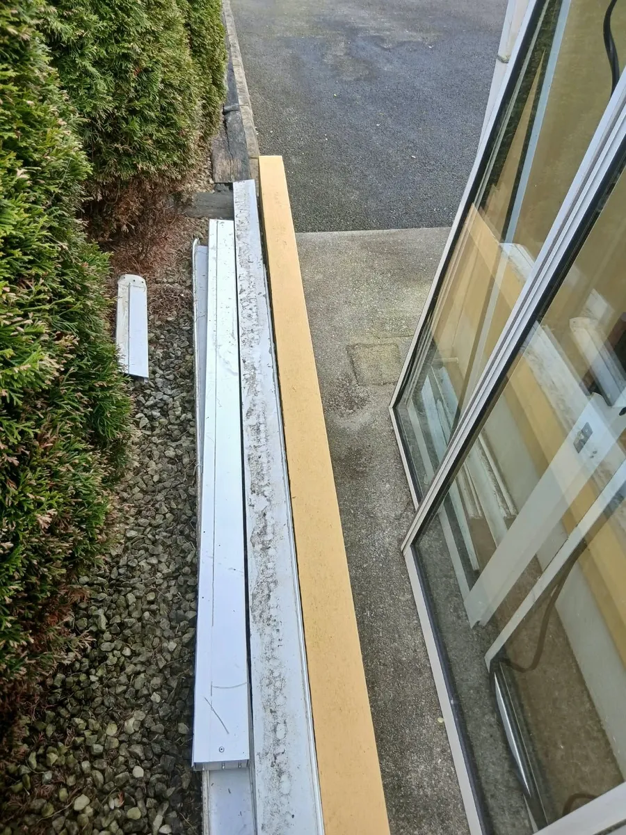 Patio Door with glass panels - Image 4