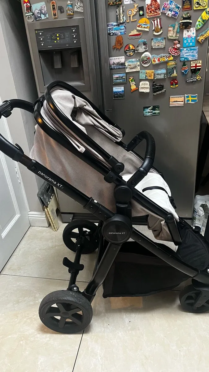 Panorama XT Convertible Pram - Image 2