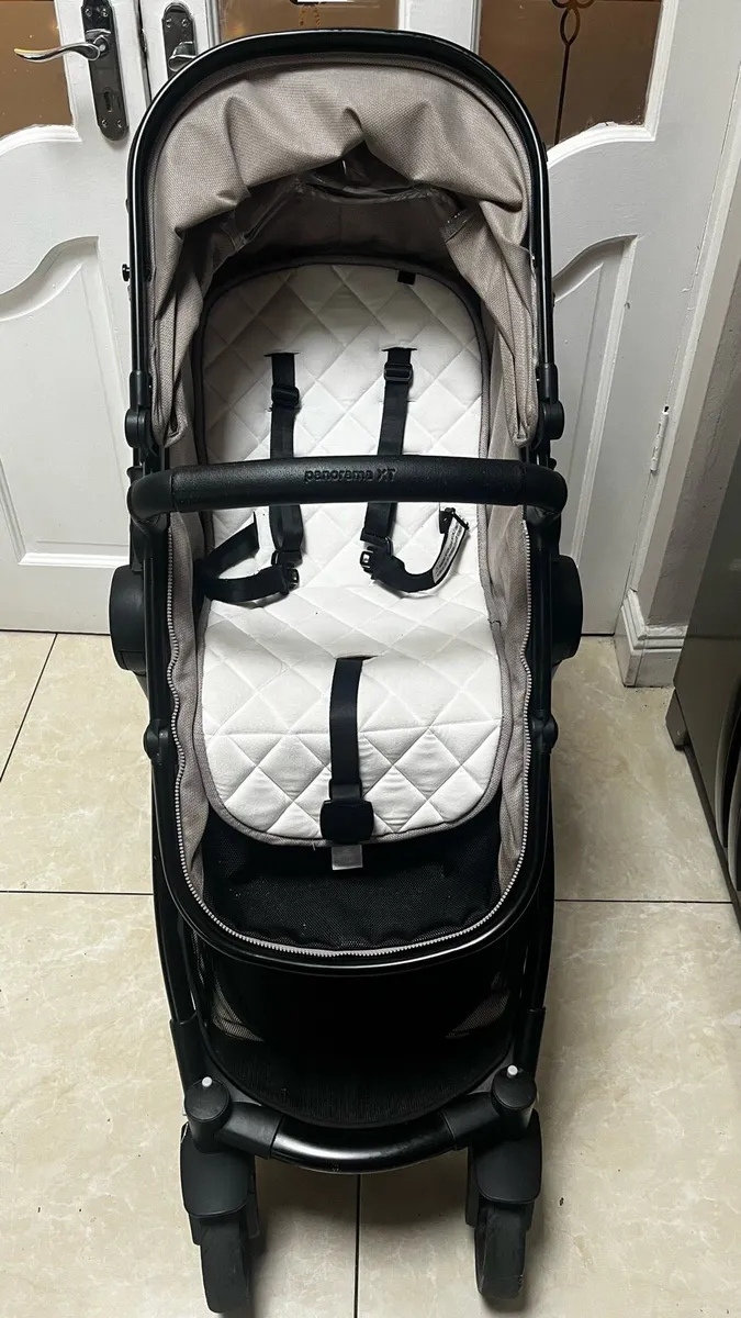 Panorama XT Convertible Pram - Image 3