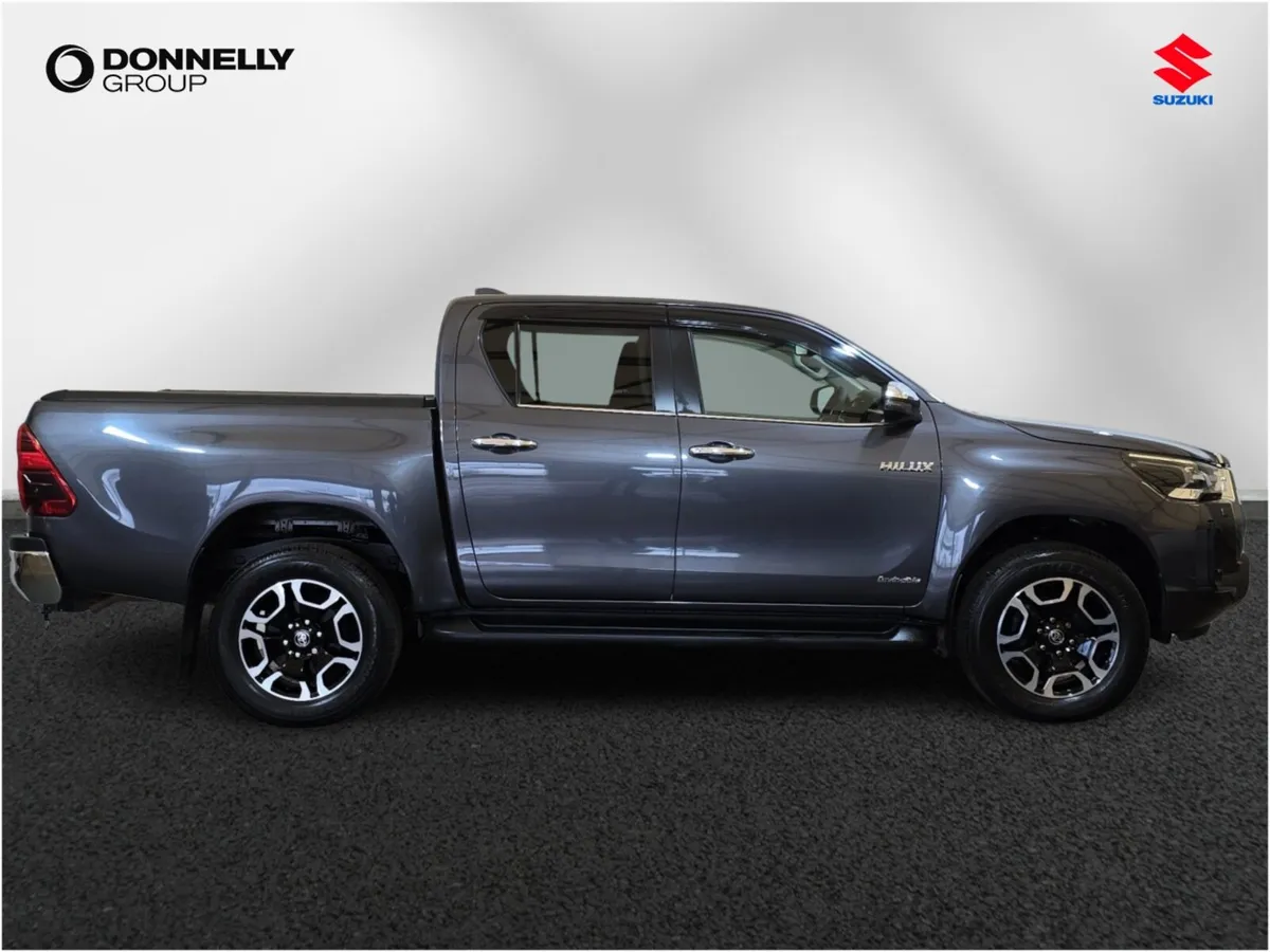 Toyota Hilux Invincible D/Cab Pick Up 2.8 D-4D Aut - Image 3