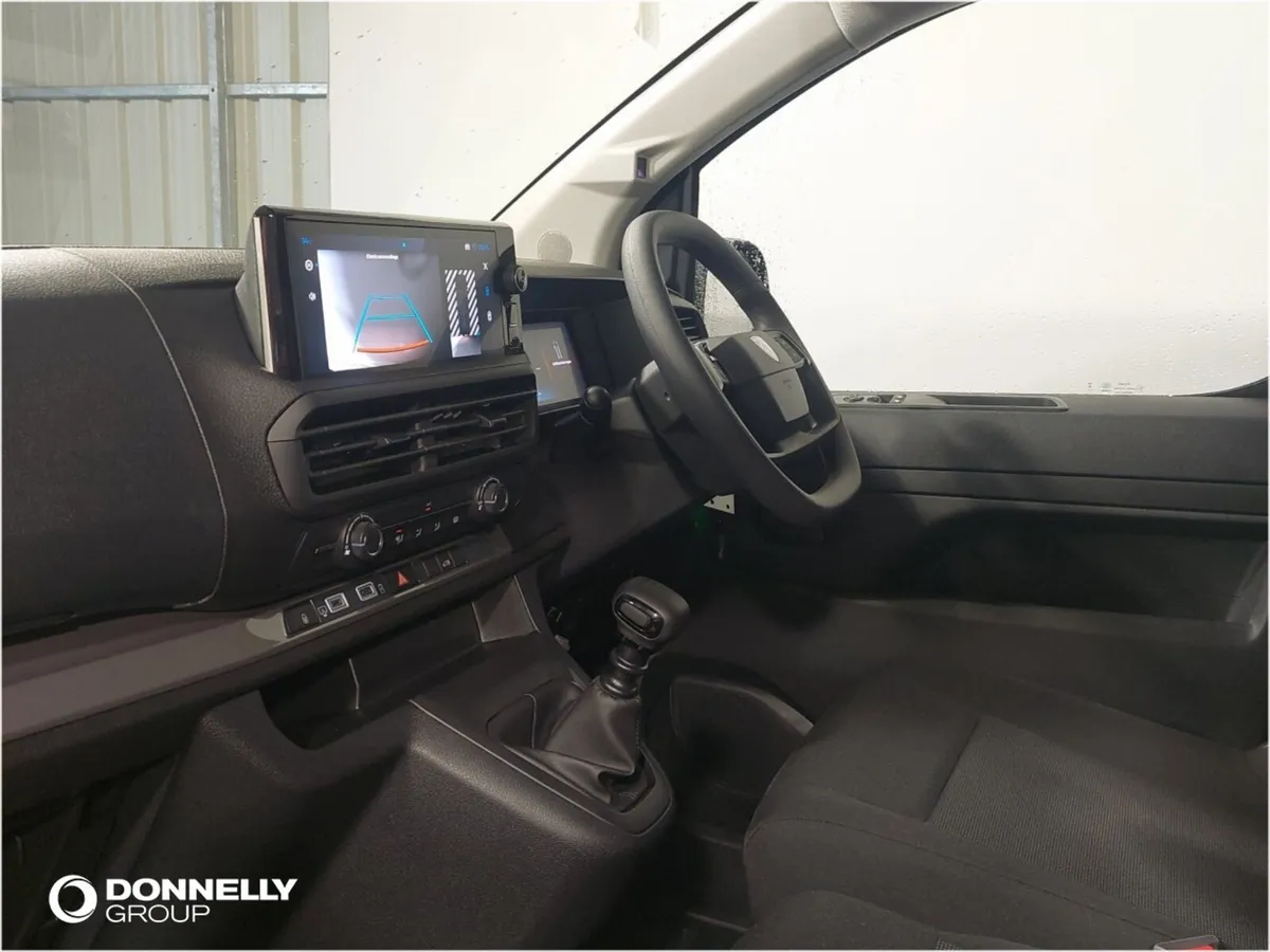Peugeot Expert 2.2 BlueHDi 150 Asphalt Van - Image 4