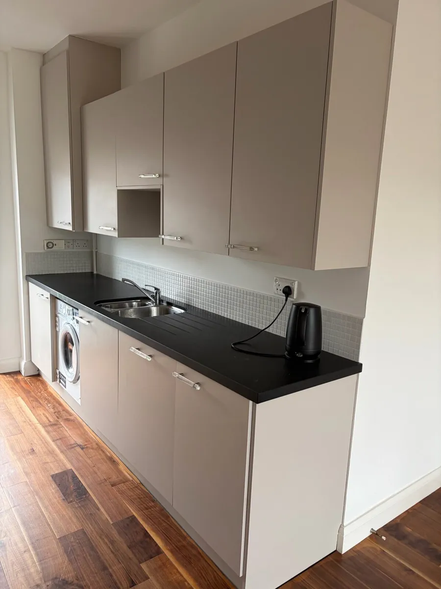 Kitchen Units - Image 2