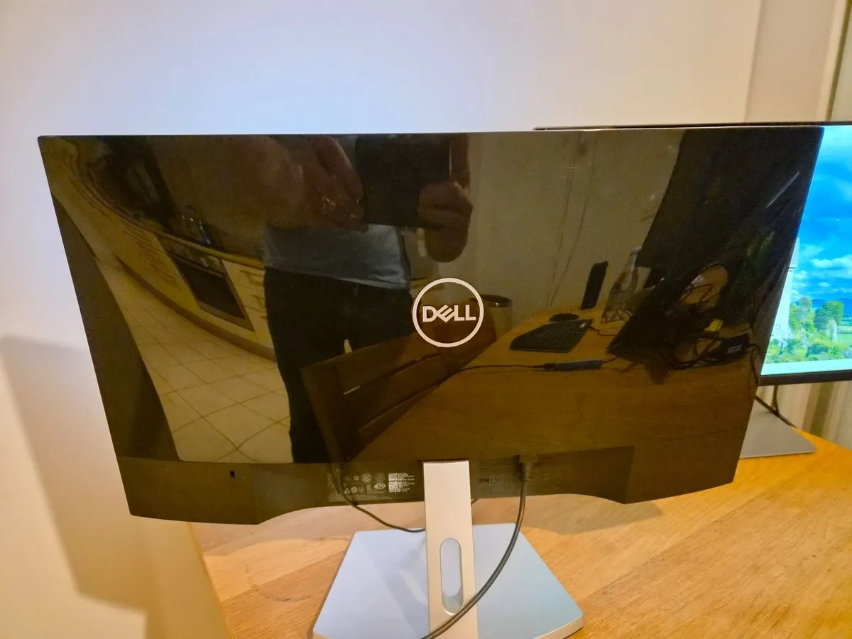 2 x Dell 27" IPS Full HD Monitors – S2719H + S2715 - Image 2