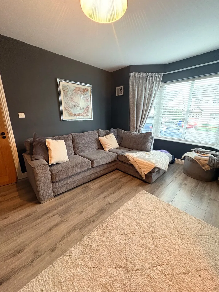 Corner sofa & 3 seater - Image 2