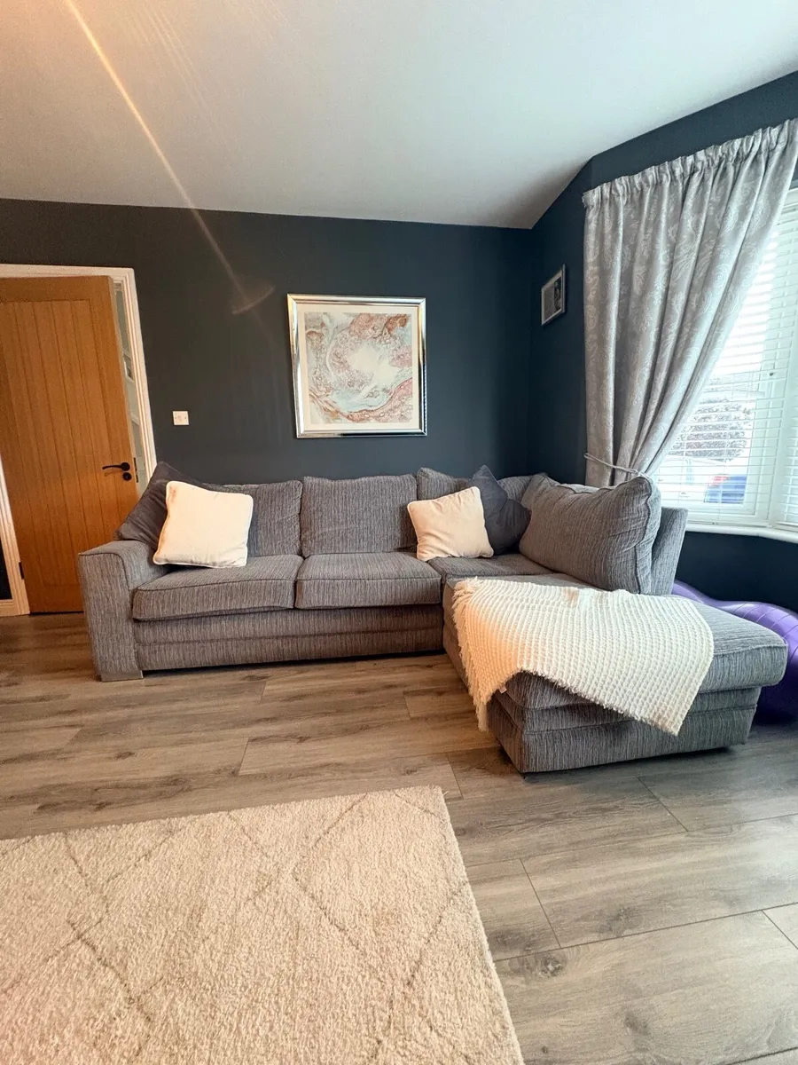 Corner sofa & 3 seater - Image 3